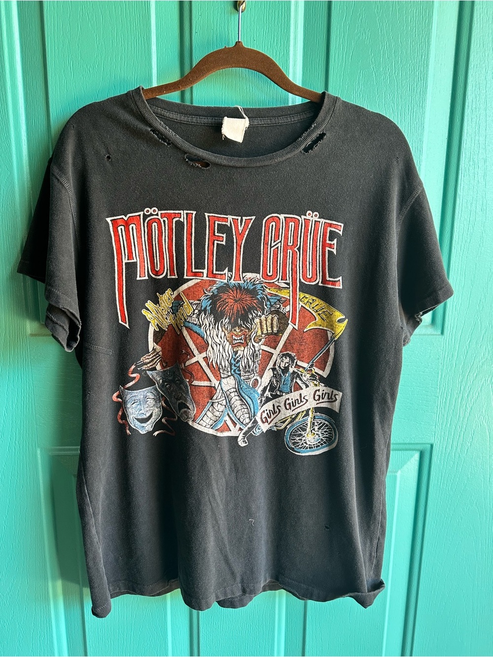 Mötley Crüe Graphic Band Tee - Madeworn